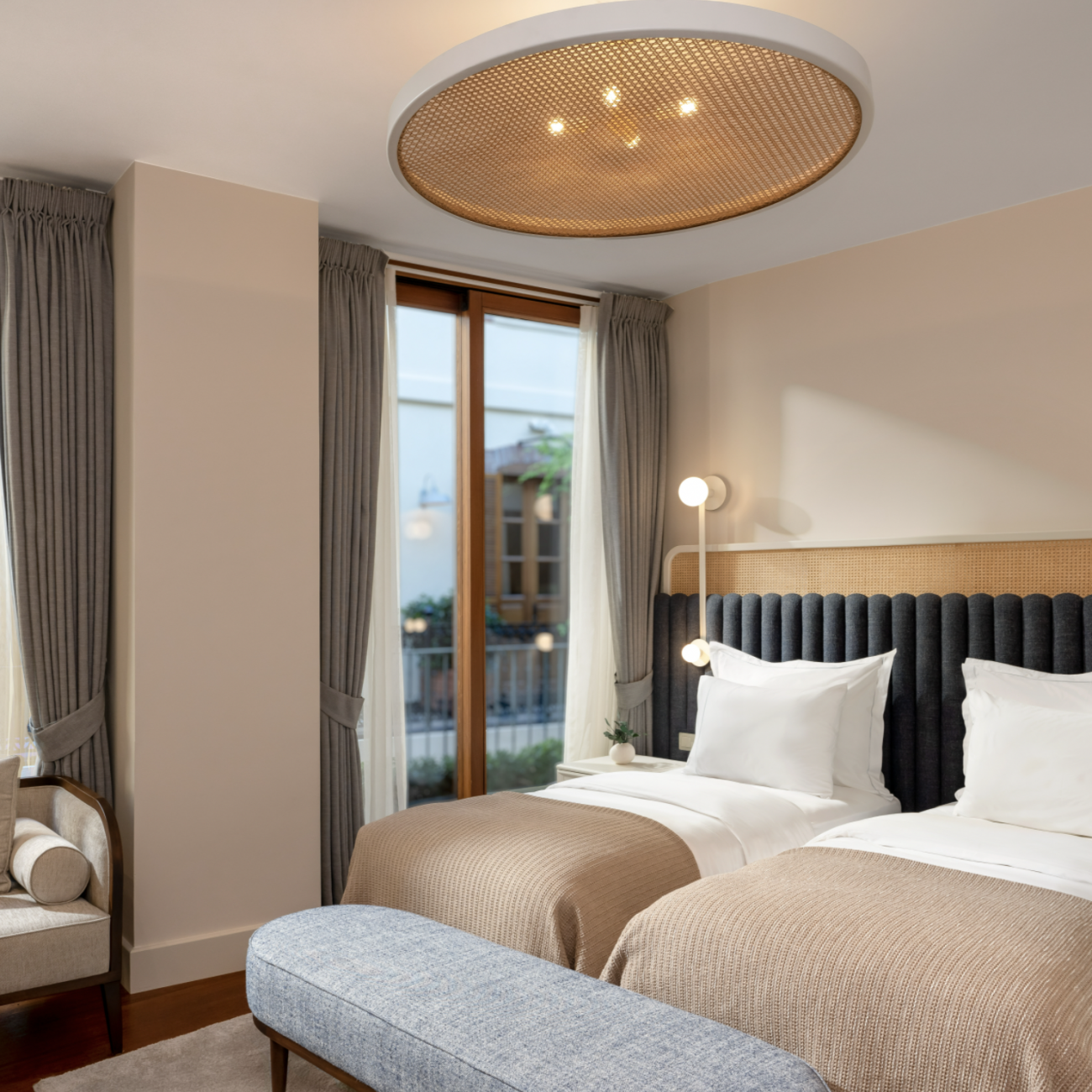 Deluxe Modern Room 1