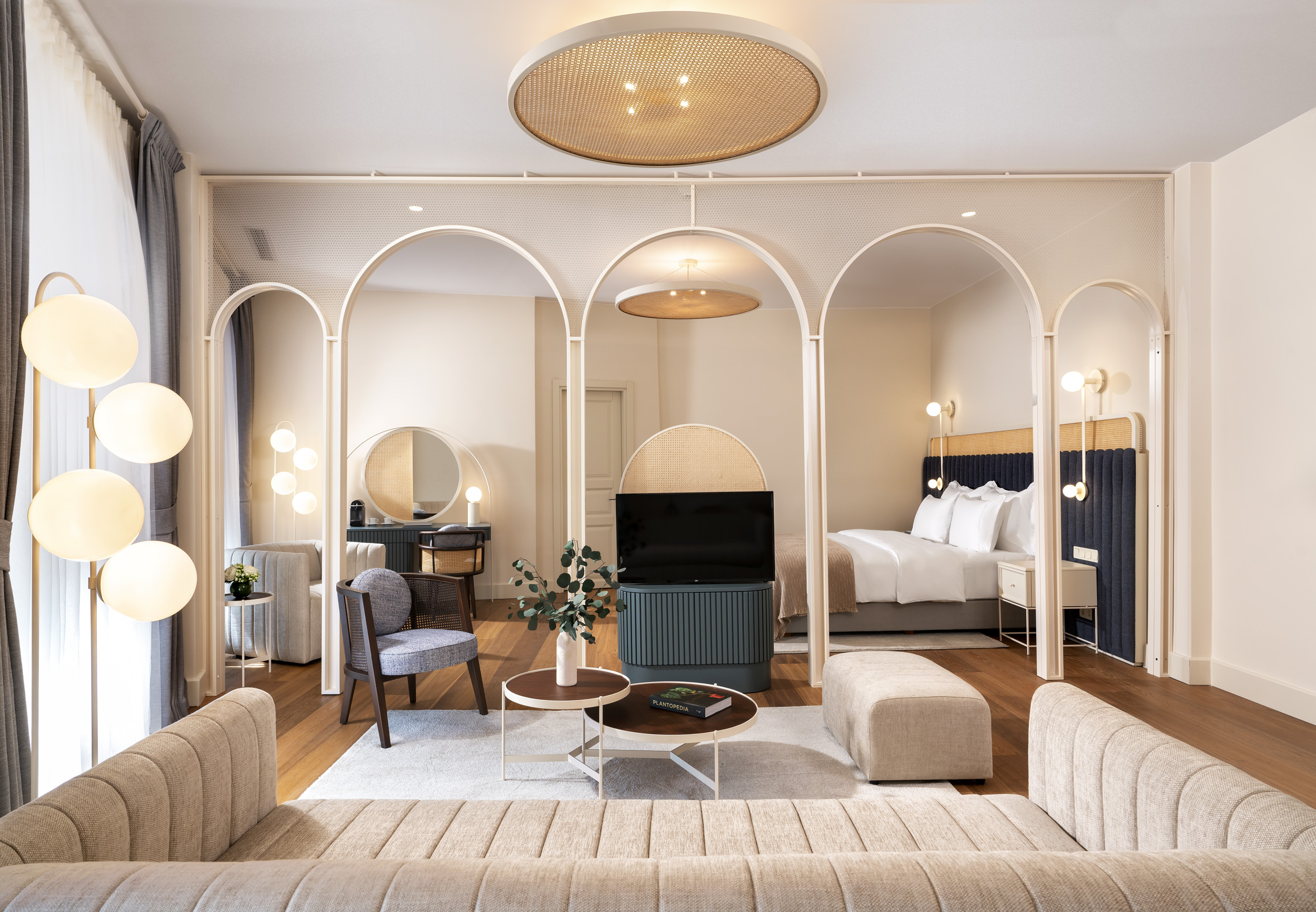 GalataSuit with Bathtub