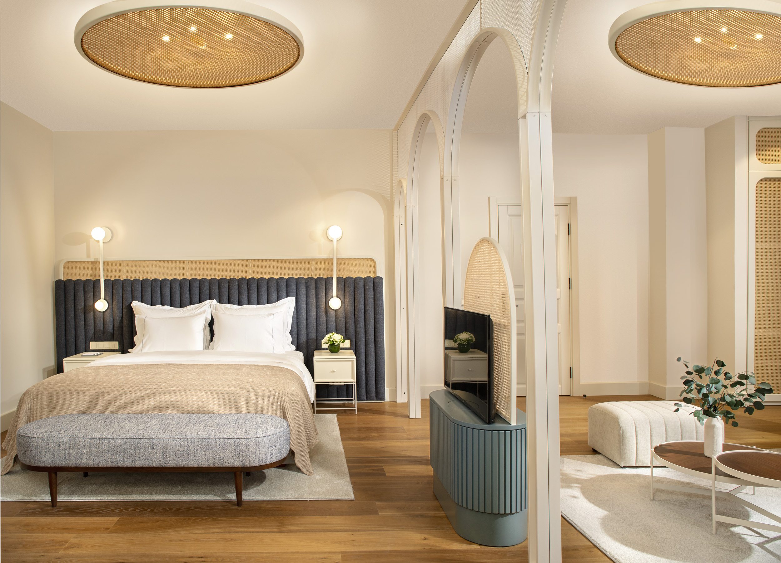 GalataSuit with Bathtub